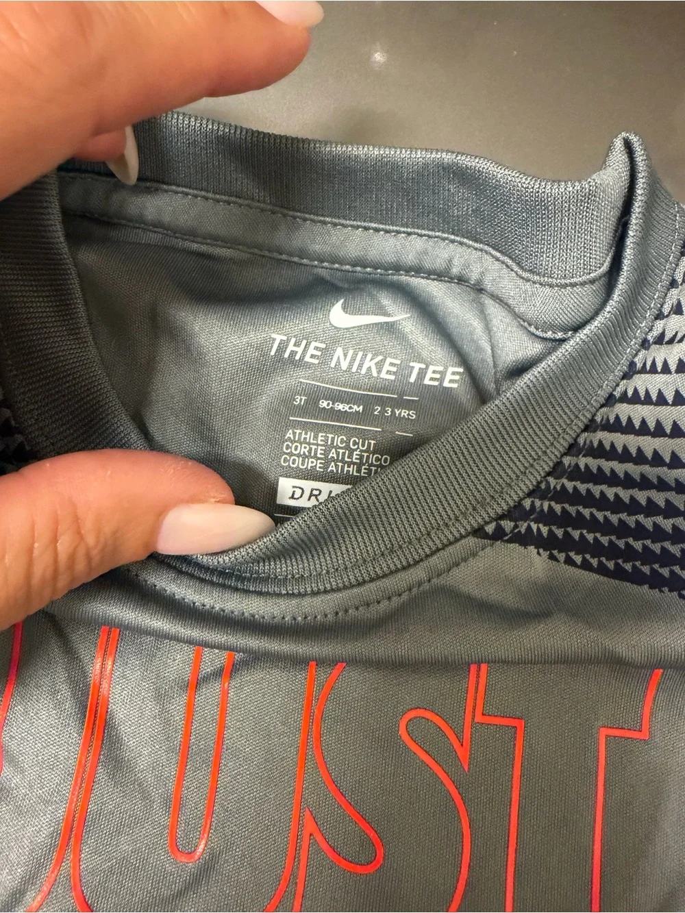 Nike 3T drifit short sleeve and shirt bundle play condition mostly - Picture 4 of 13